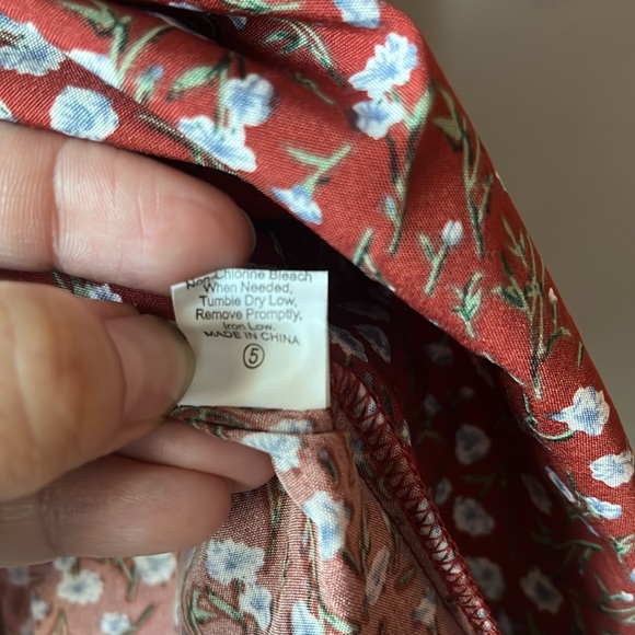 SHEIN Curve Low Cut top - Picture 5 of 6